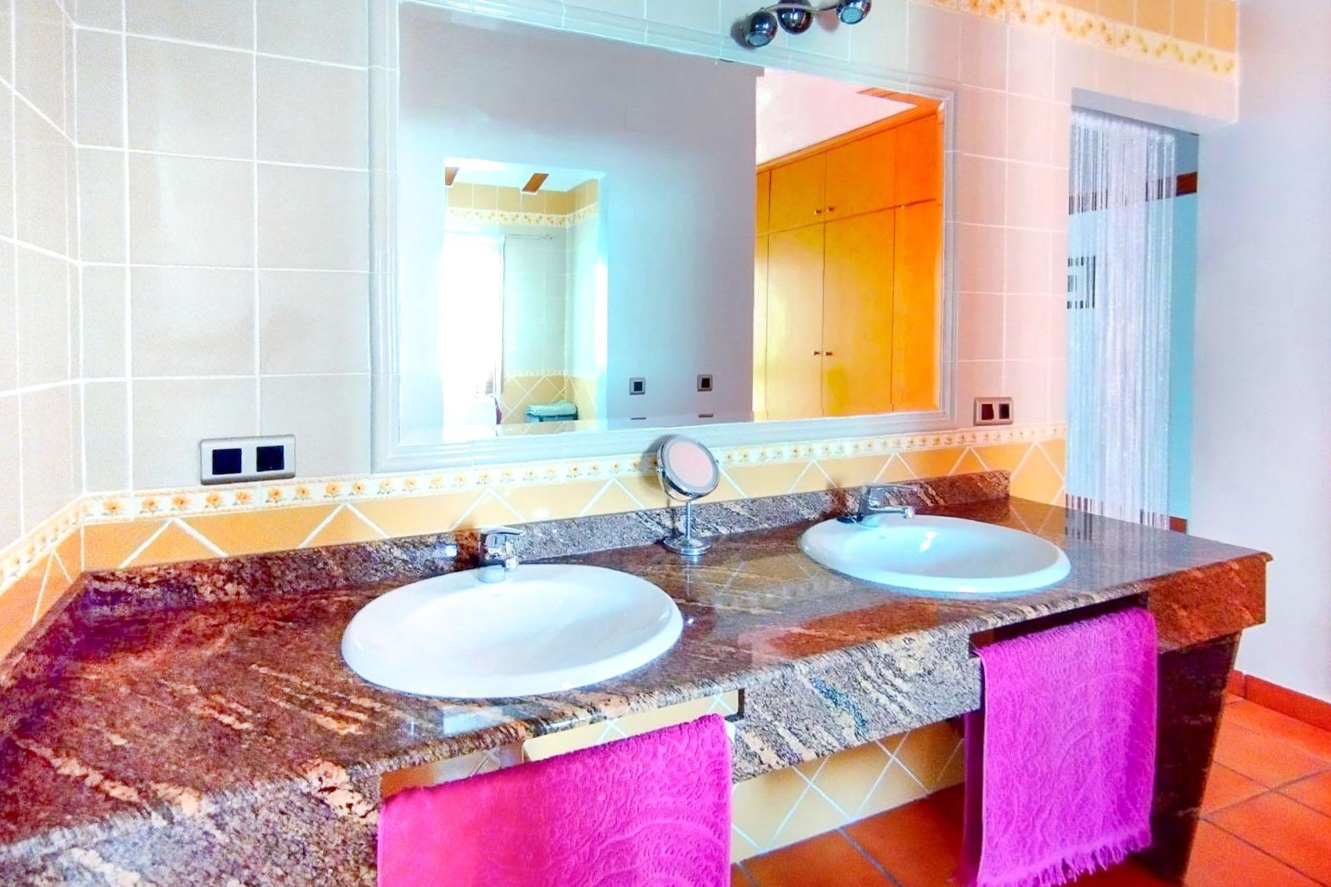 Resale - Village house -
Alfaz del Pi