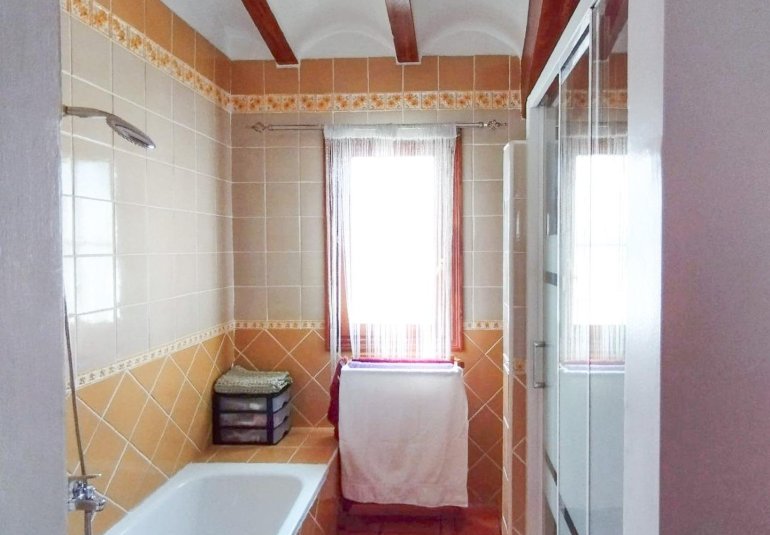 Resale - Village house -
Alfaz del Pi