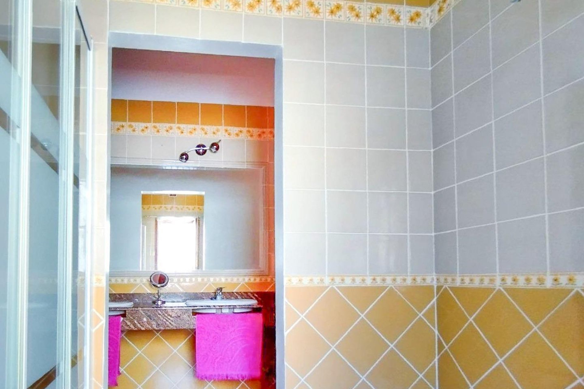 Resale - Village house -
Alfaz del Pi