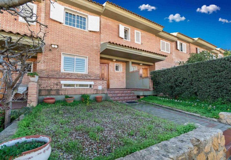 Reventa - Adosado -
Alfaz del Pi - Albir