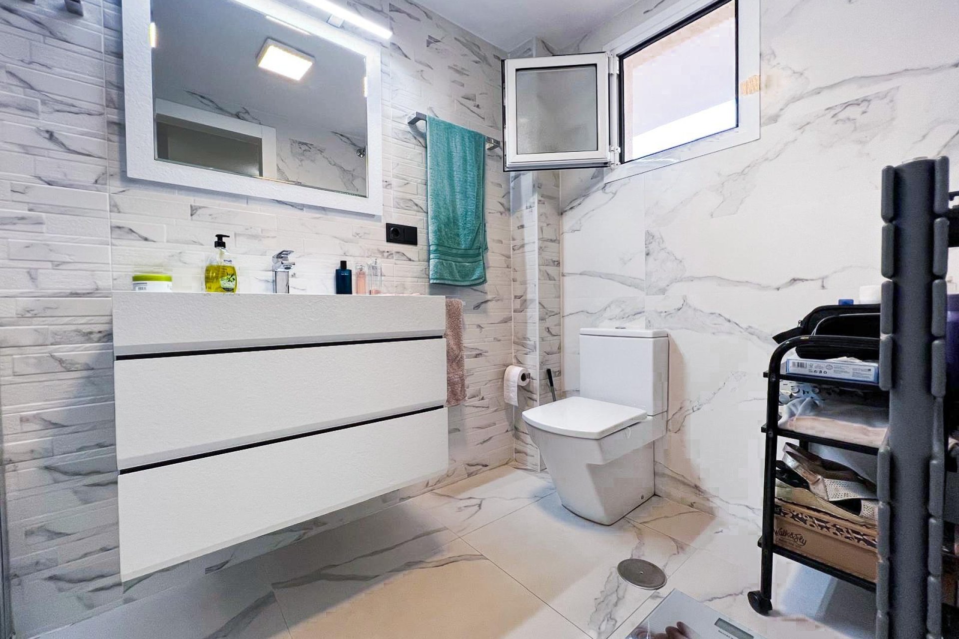 Reventa - Apartamento / piso -
Alfaz del Pi - Albir