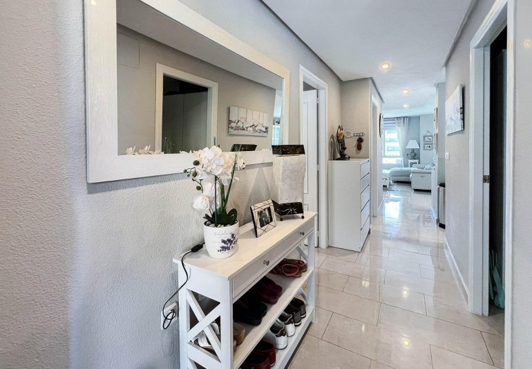 Reventa - Apartamento / piso -
Alfaz del Pi - Albir