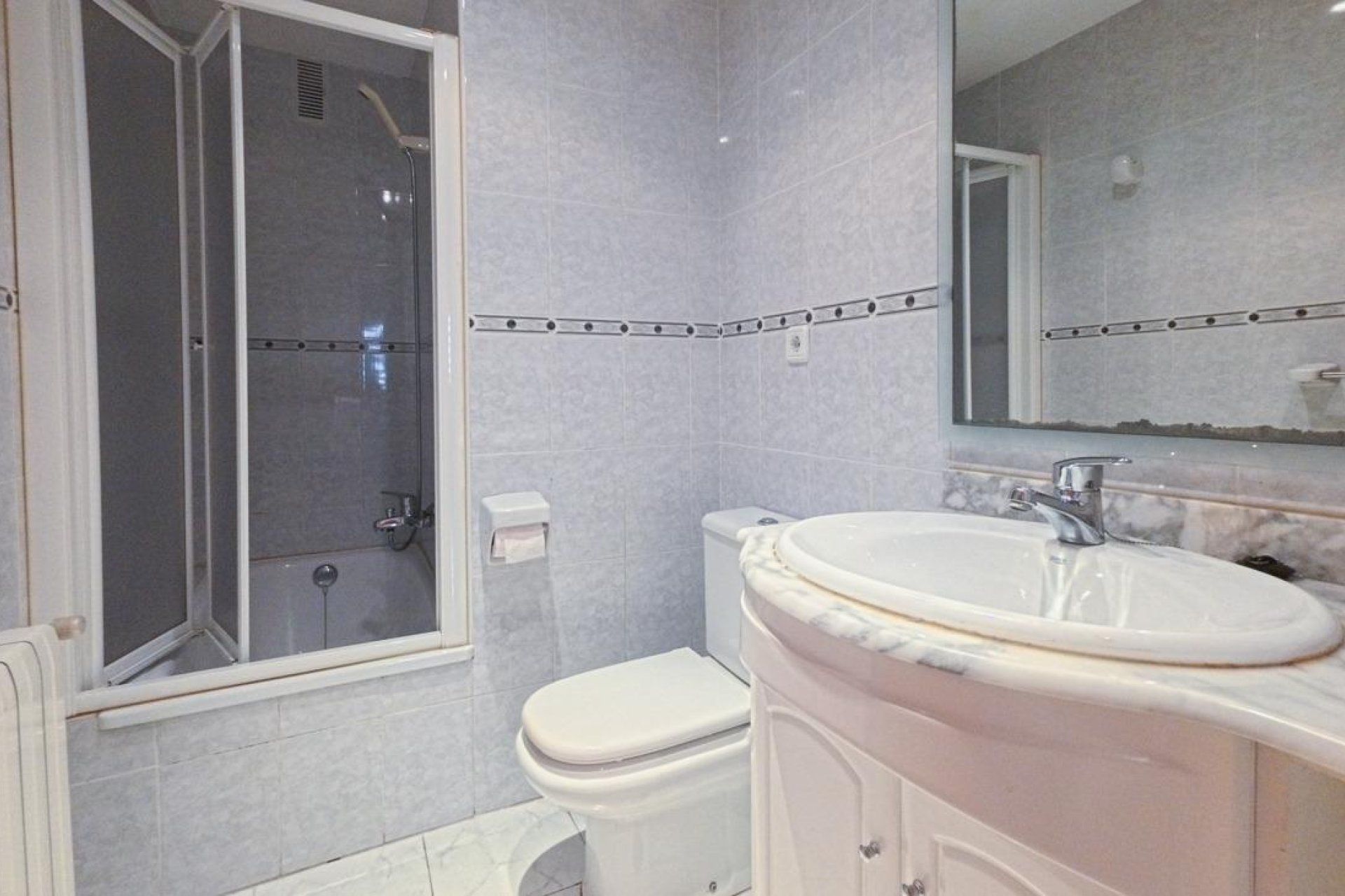 Reventa - Apartamento / piso -
Alfaz del Pi - Albir