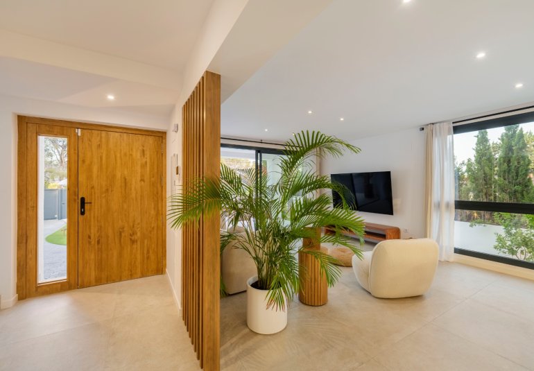 Reventa - Villa -
Altea - Urbanizaciones