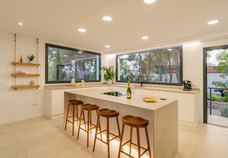 Reventa - Villa -
Altea - Urbanizaciones