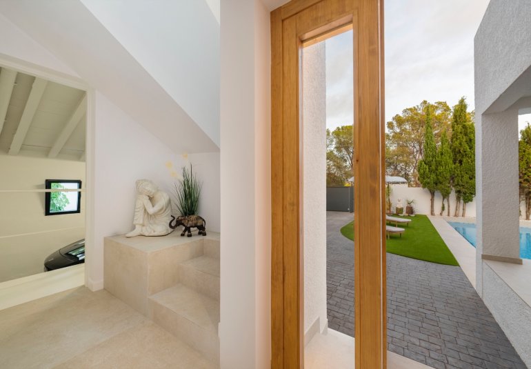 Reventa - Villa -
Altea - Urbanizaciones