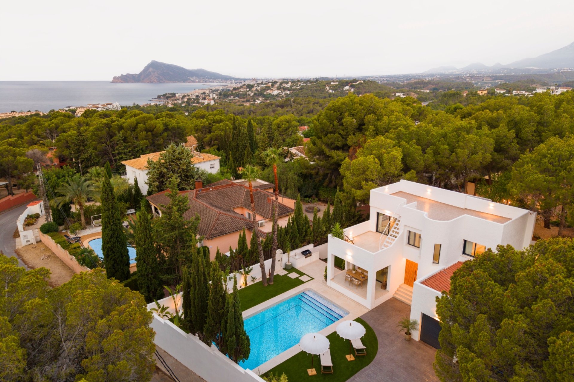 Reventa - Villa -
Altea - Urbanizaciones