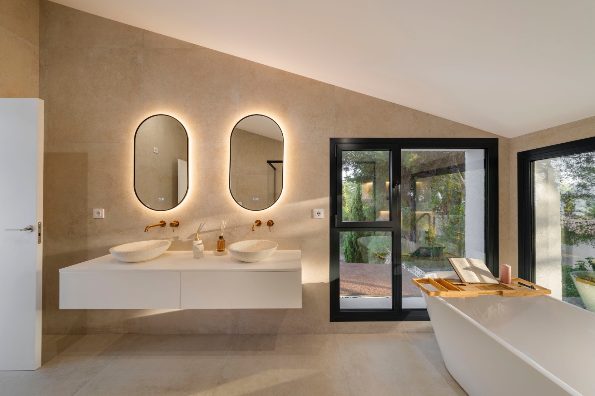 Reventa - Villa -
Altea - Urbanizaciones