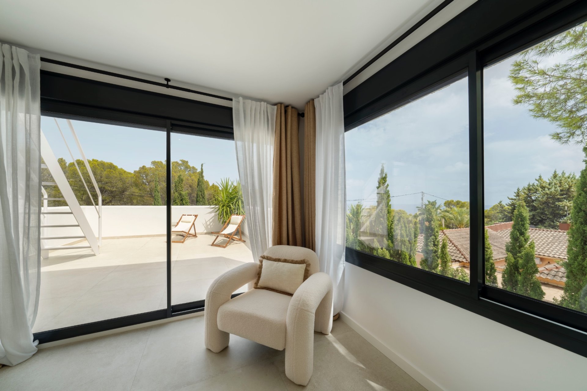 Reventa - Villa -
Altea - Urbanizaciones