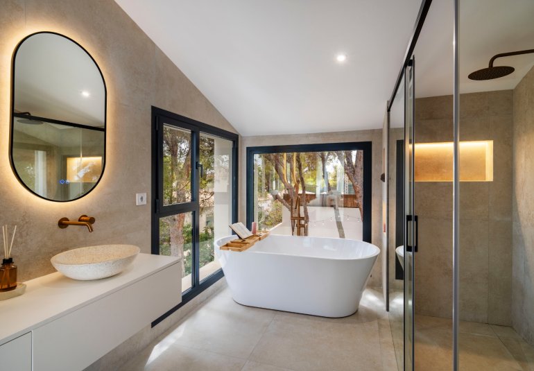 Reventa - Villa -
Altea - Urbanizaciones