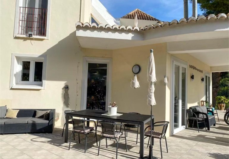 Reventa - Villa -
Altea