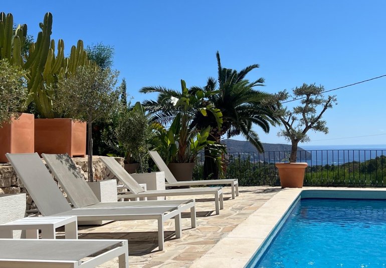 Reventa - Villa -
Moraira - Benimeit