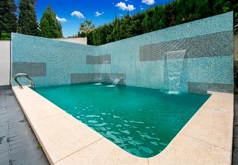 Reventa - Villa / Semi pareado -
Alfaz del Pi - Albir