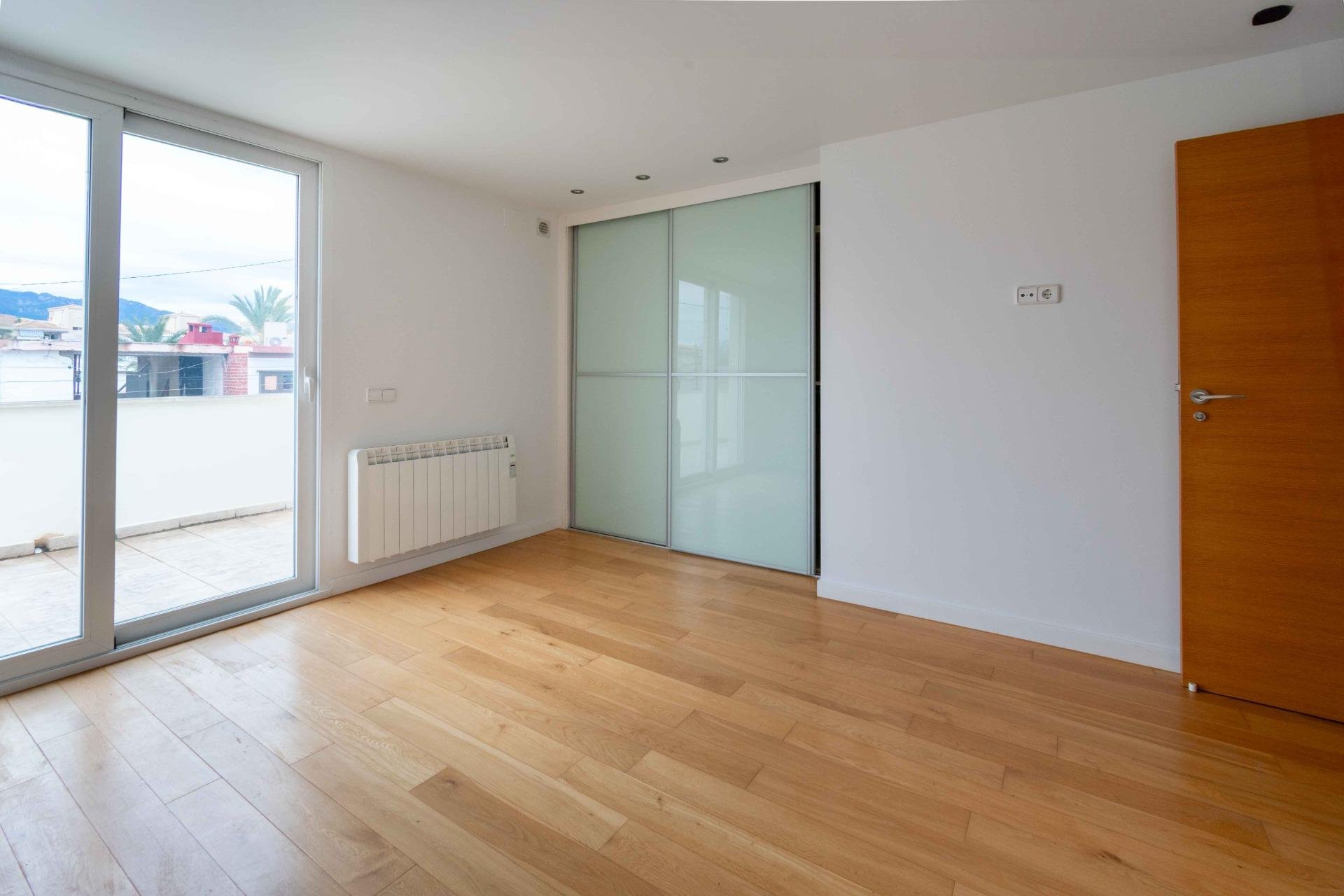 Reventa - Villa / Semi pareado -
Alfaz del Pi - Albir