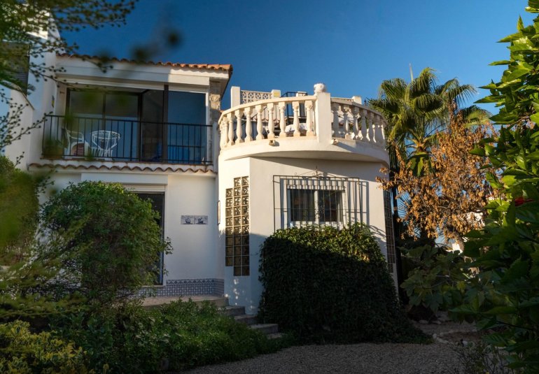 Reventa - Villa / Semi pareado -
Alfaz del Pi - Albir