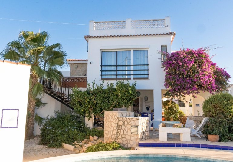 Reventa - Villa / Semi pareado -
Alfaz del Pi - Albir