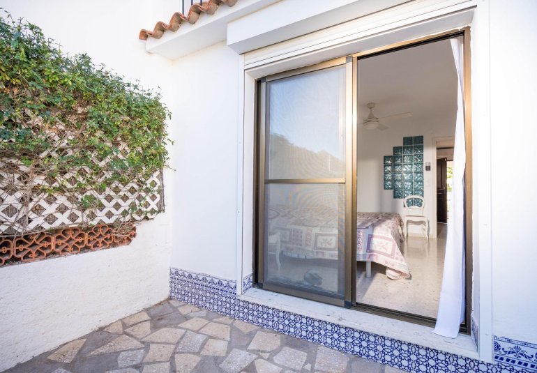 Reventa - Villa / Semi pareado -
Alfaz del Pi - Albir