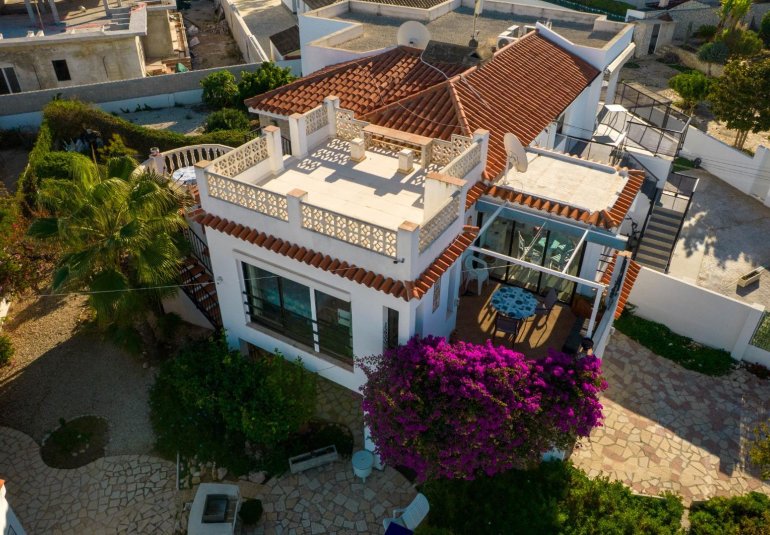 Reventa - Villa / Semi pareado -
Alfaz del Pi - Albir