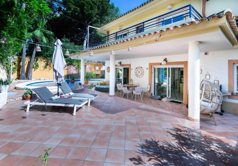 Reventa - Villa / Semi pareado -
Alfaz del Pi - Albir