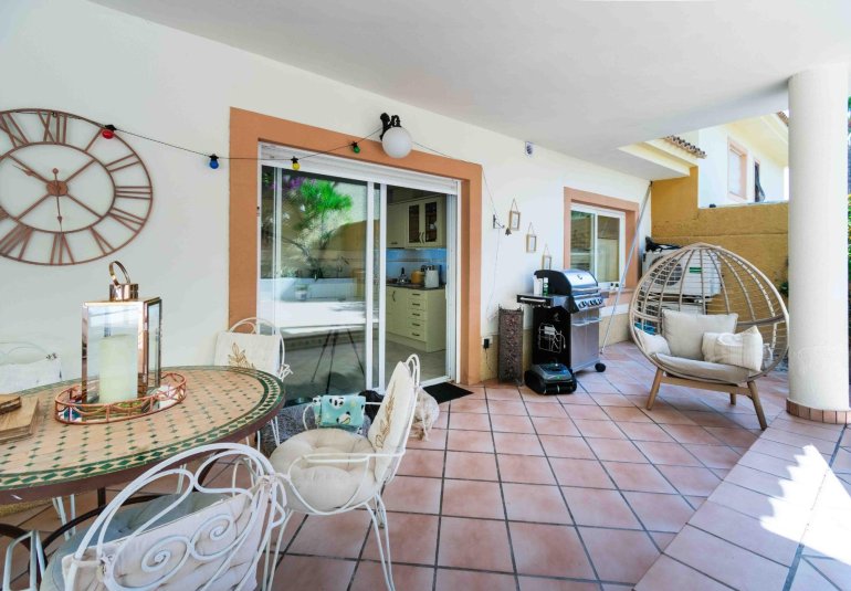 Reventa - Villa / Semi pareado -
Alfaz del Pi - Albir