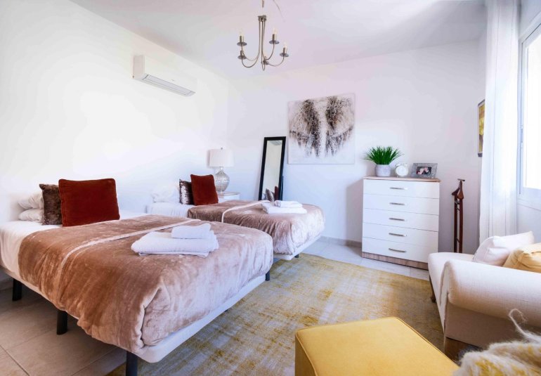 Reventa - Villa / Semi pareado -
Alfaz del Pi - Albir