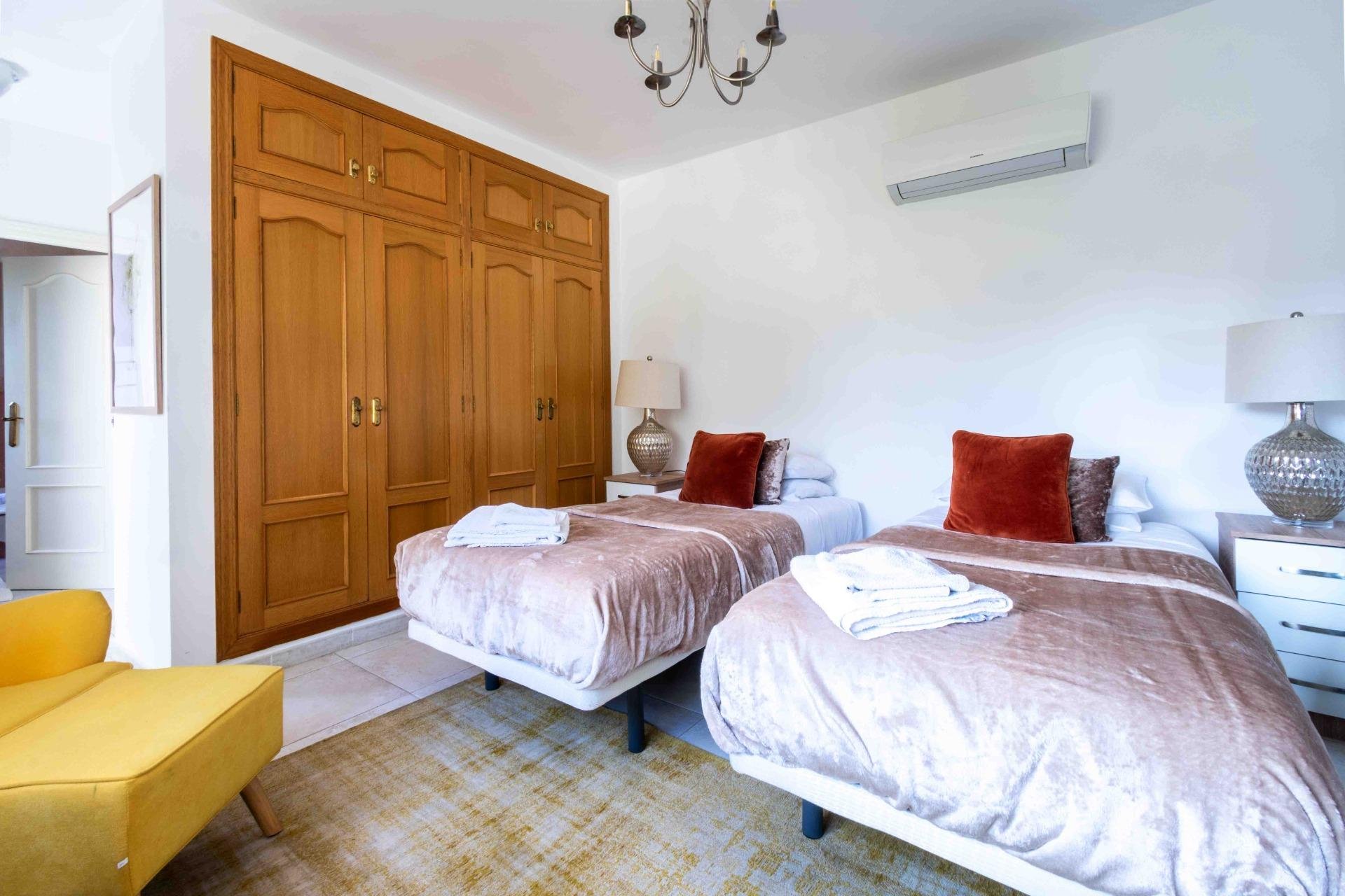 Reventa - Villa / Semi pareado -
Alfaz del Pi - Albir