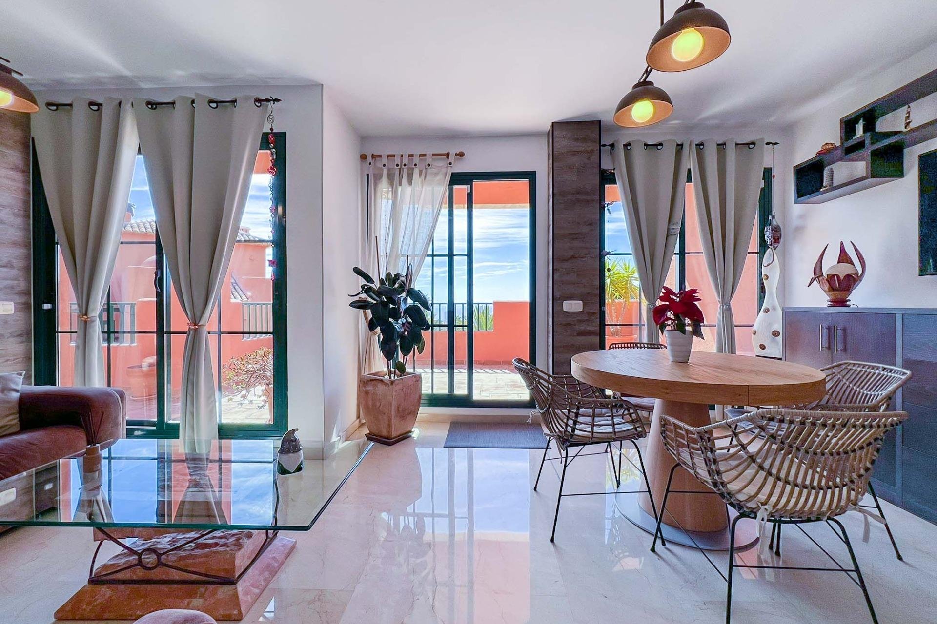 Revente - Appartement -
Finestrat