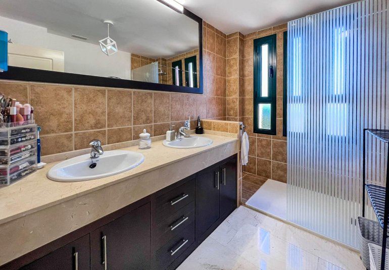 Revente - Appartement -
Finestrat