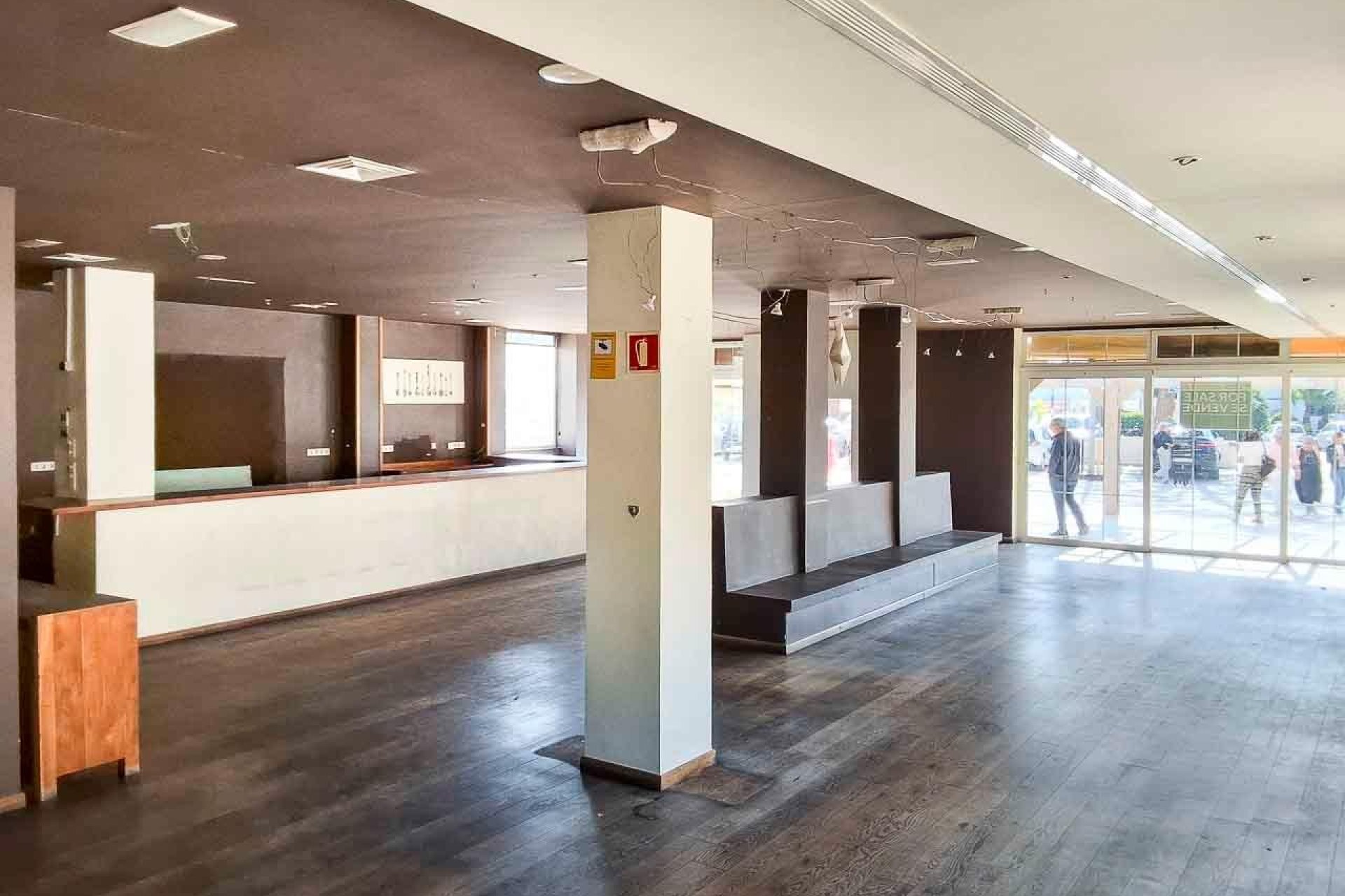 Revente - Commercial -
Altea