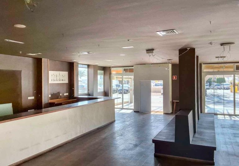 Revente - Commercial -
Altea