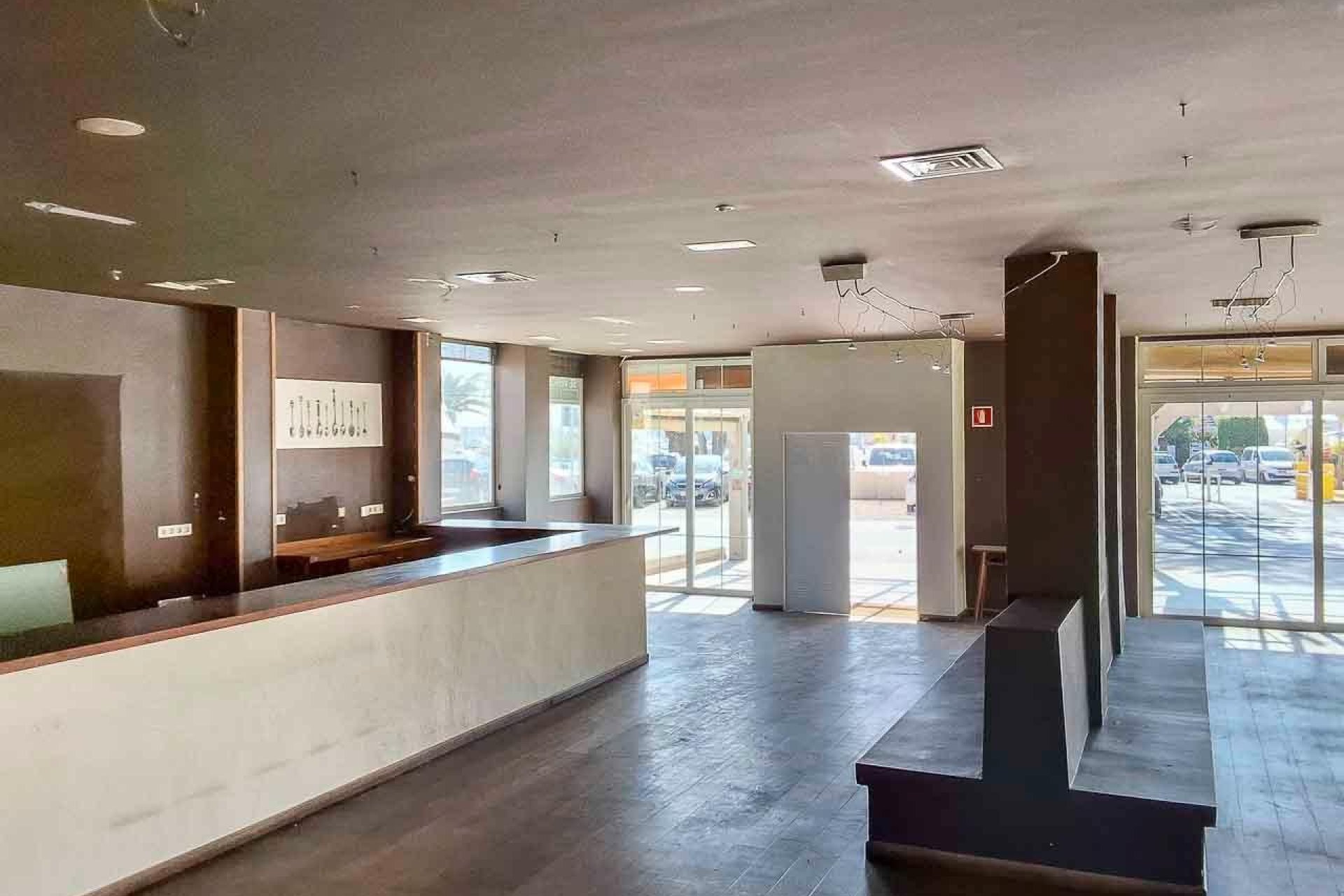 Revente - Commercial -
Altea