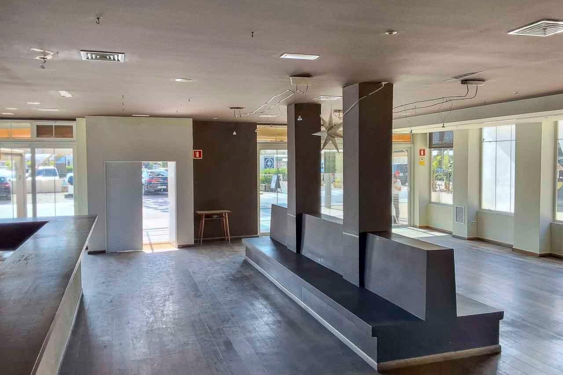 Revente - Commercial -
Altea