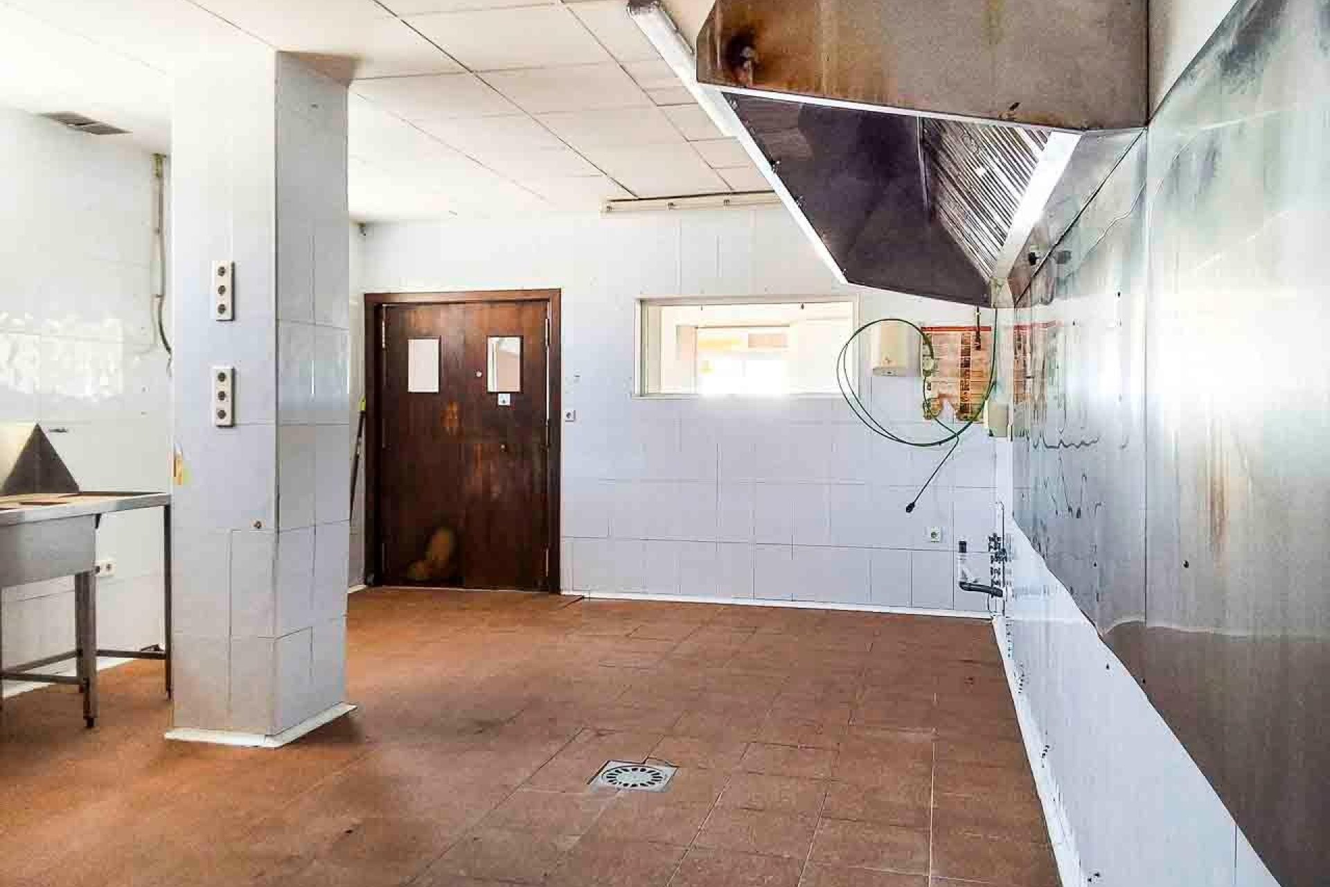 Revente - Commercial -
Altea