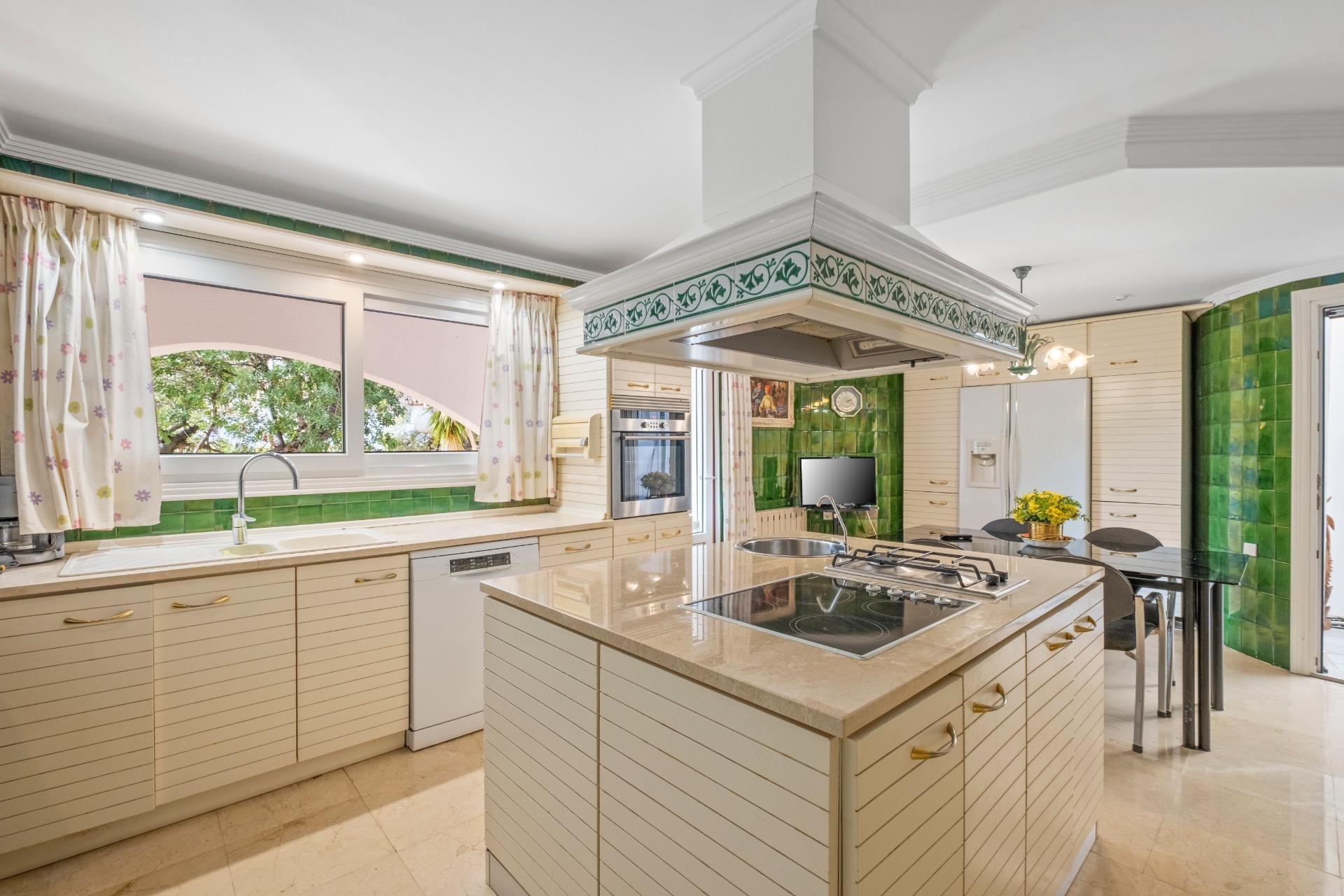 Revente - Villa -
Altea