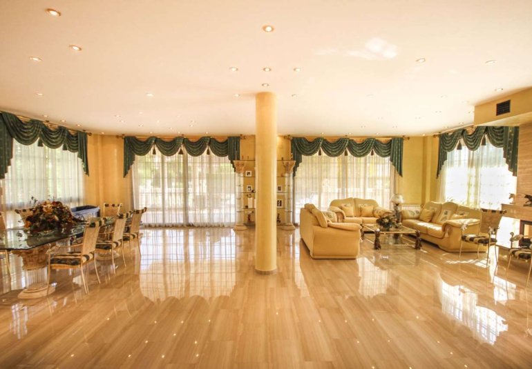 Revente - Villa -
Benidorm