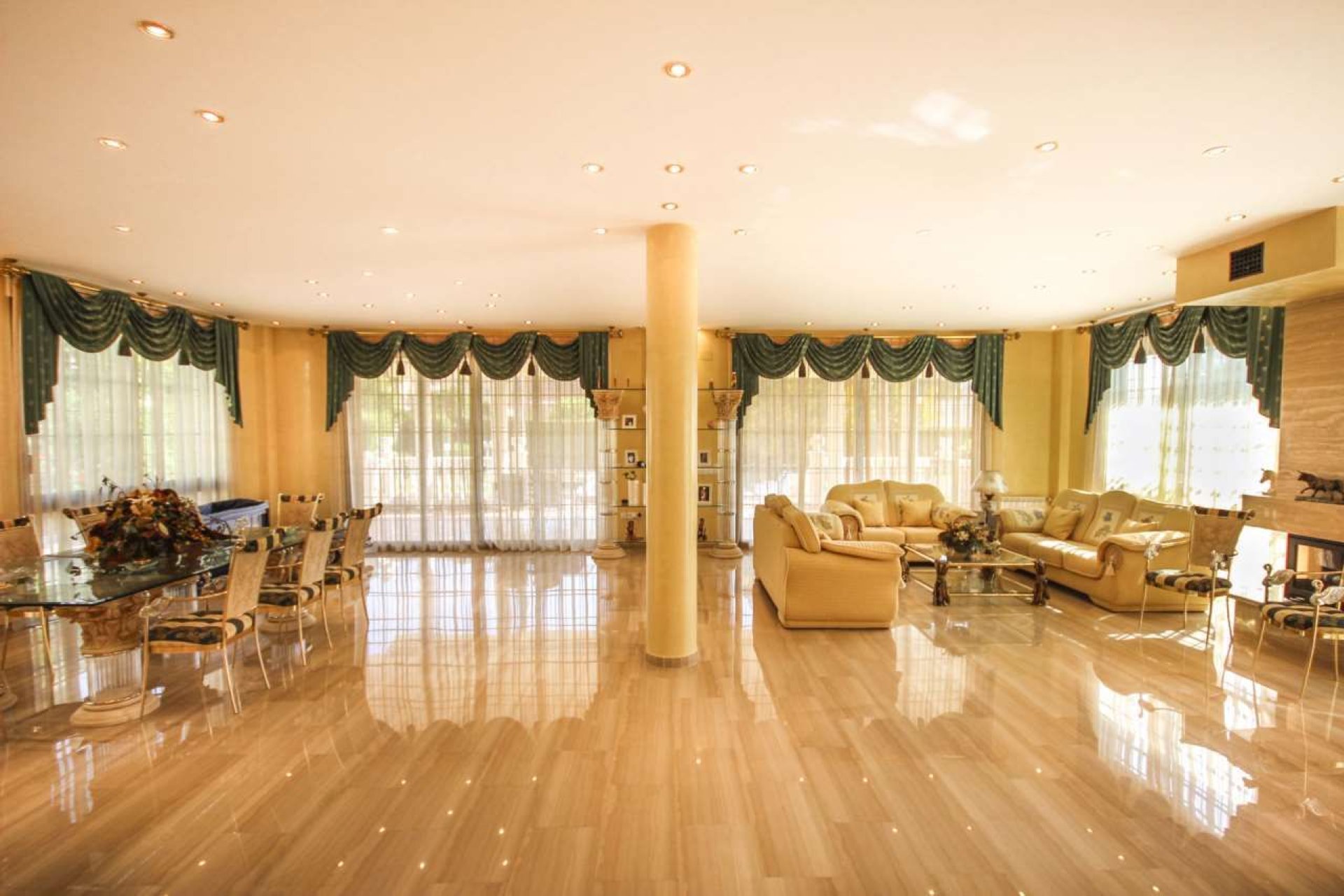 Revente - Villa -
Benidorm