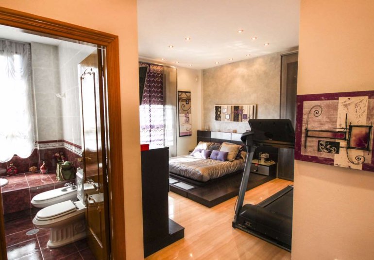 Revente - Villa -
Benidorm