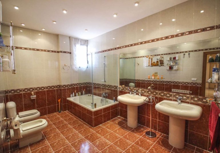 Revente - Villa -
Benidorm