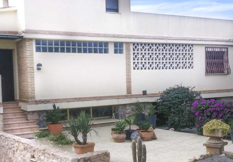 Revente - Villa -
Benidorm