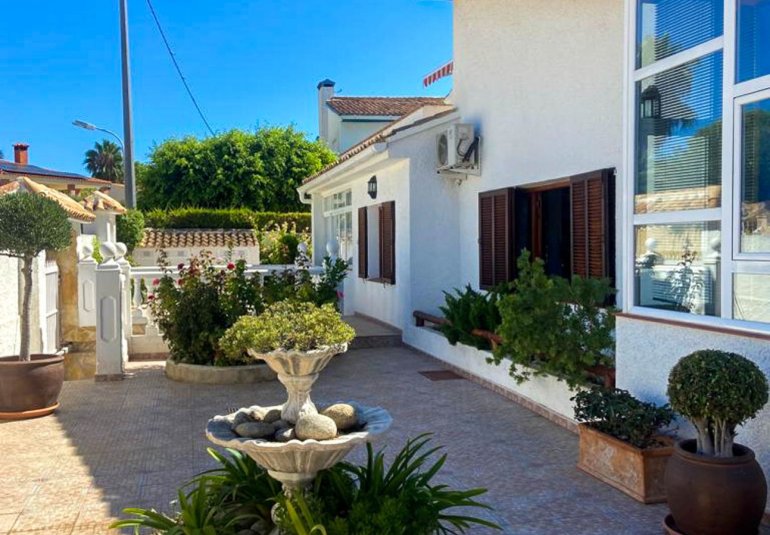 Revente - Villa -
Benidorm