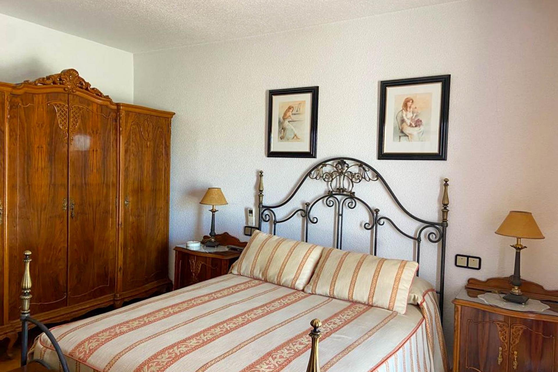 Revente - Villa -
Benidorm