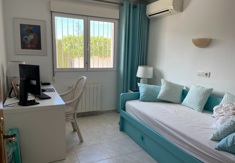 Revente - Villa -
Jávea - Cansalades