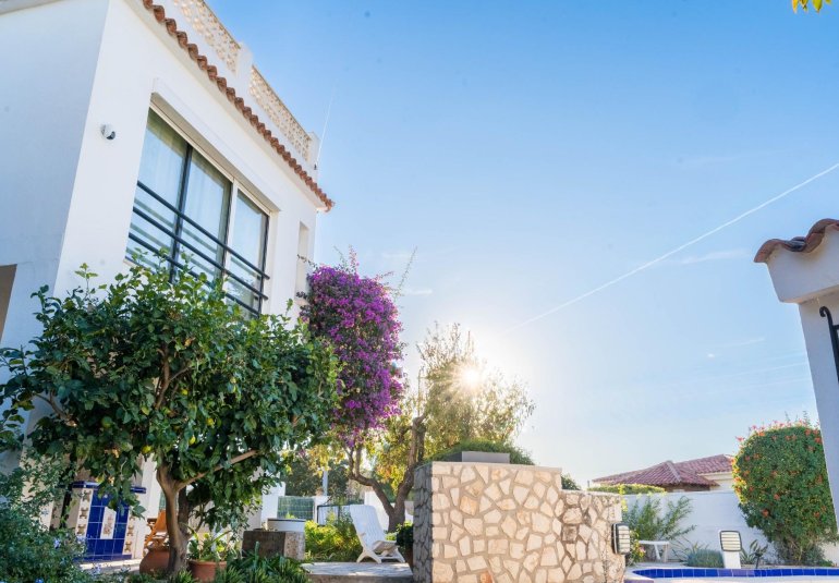 Revente - Villa / Jumelée -
Alfaz del Pi - Albir