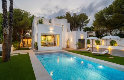 Villa - Herverkoop - Altea -
                Urbanizaciones