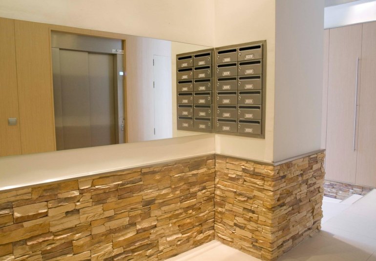 Wiederverkauf - Kommerziell -
Alfaz del Pi