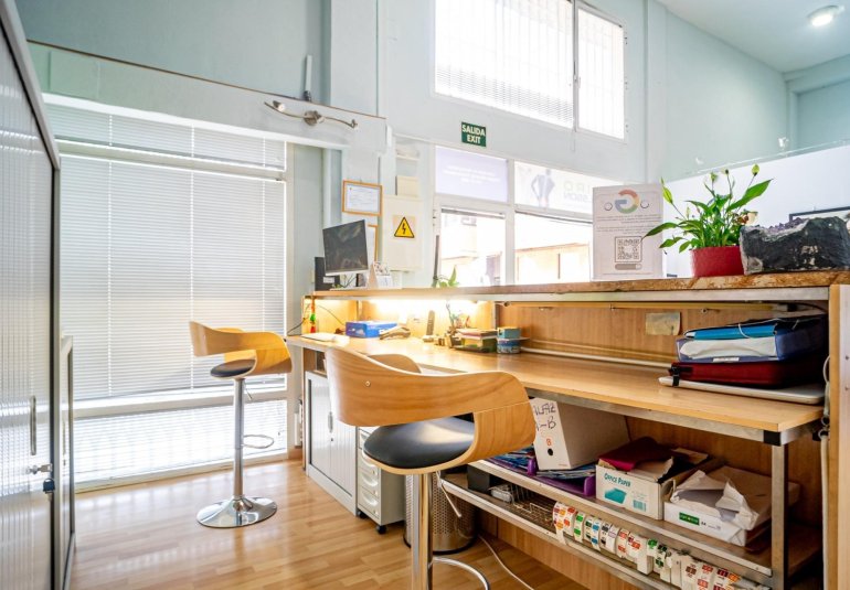 Wiederverkauf - Kommerziell -
Alfaz del Pi