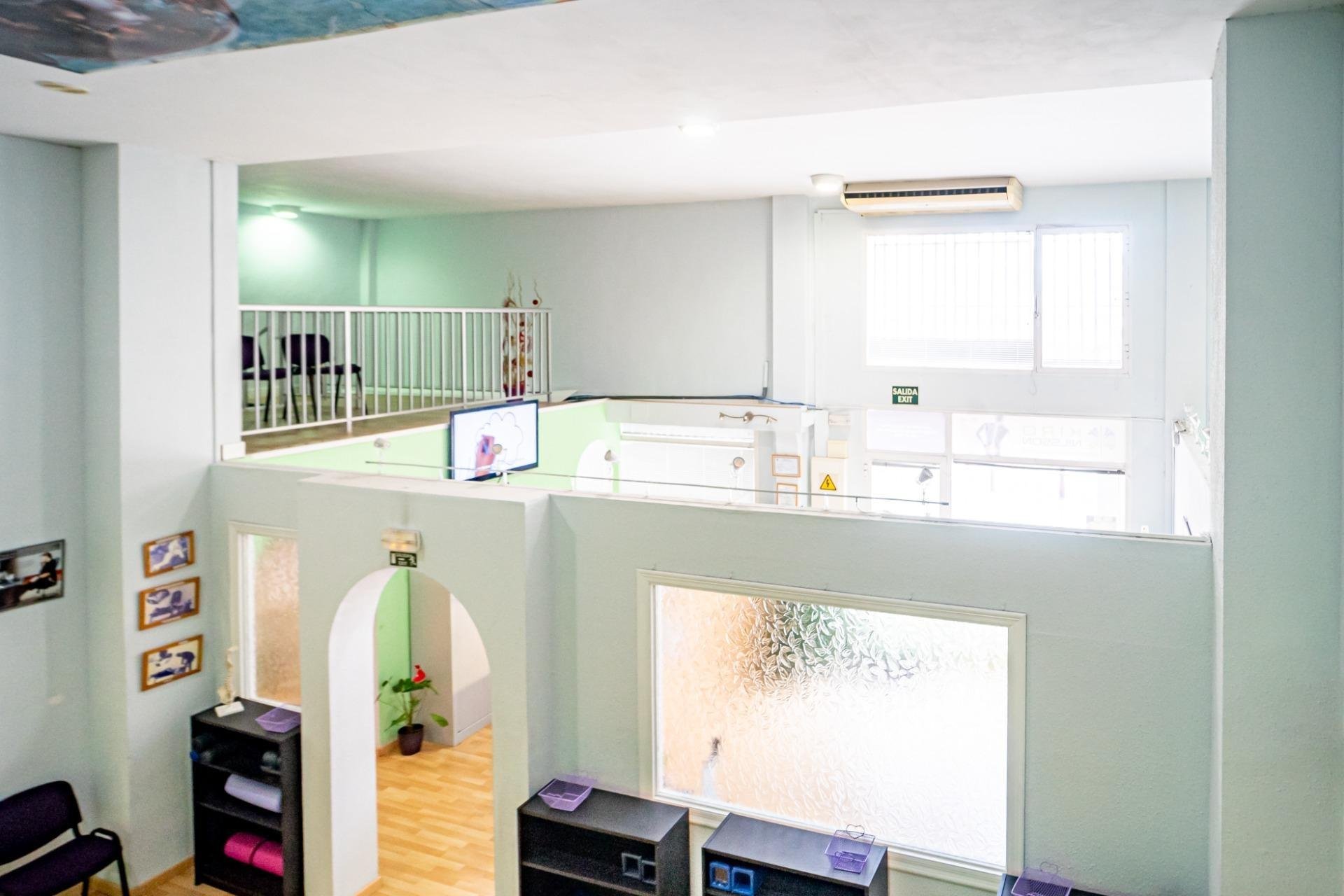 Wiederverkauf - Kommerziell -
Alfaz del Pi