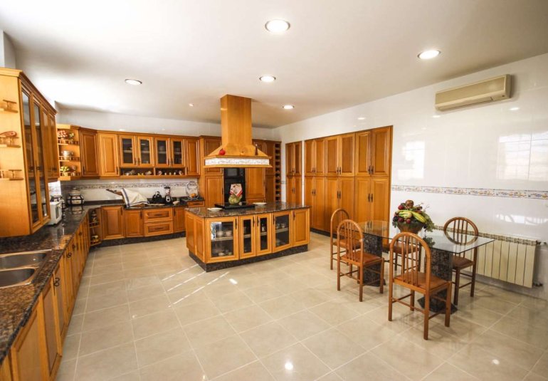 Wiederverkauf - Villa -
Benidorm