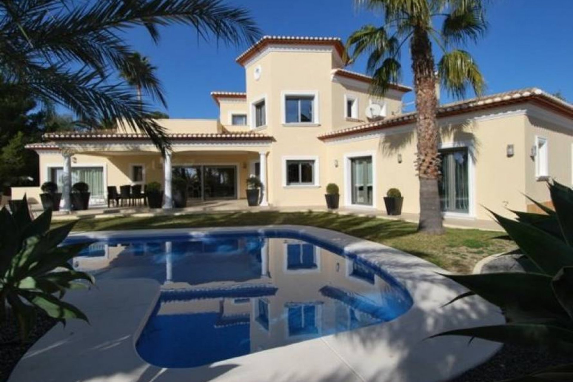 Wiederverkauf - Villa -
Benissa - Alicante