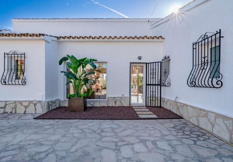 Wiederverkauf - Villa -
Calpe - Cometa III